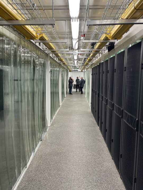 Hot and cold aisle containment inside the modular data center